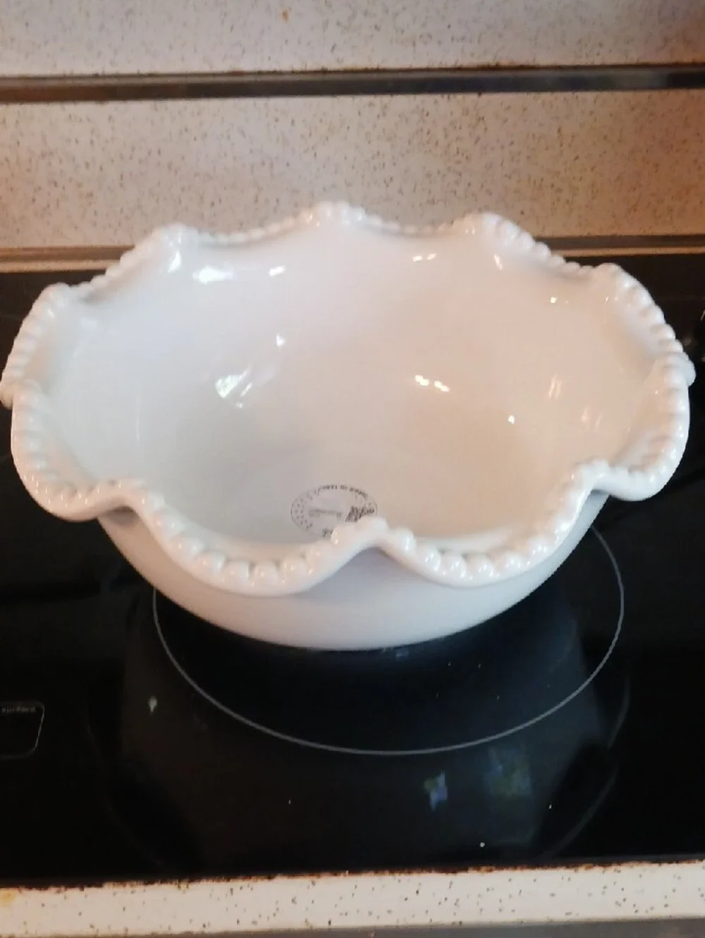 Gorgeous! White Decorative Ceramic Serving Bowl w/  Scalloped Edge Design Italy
